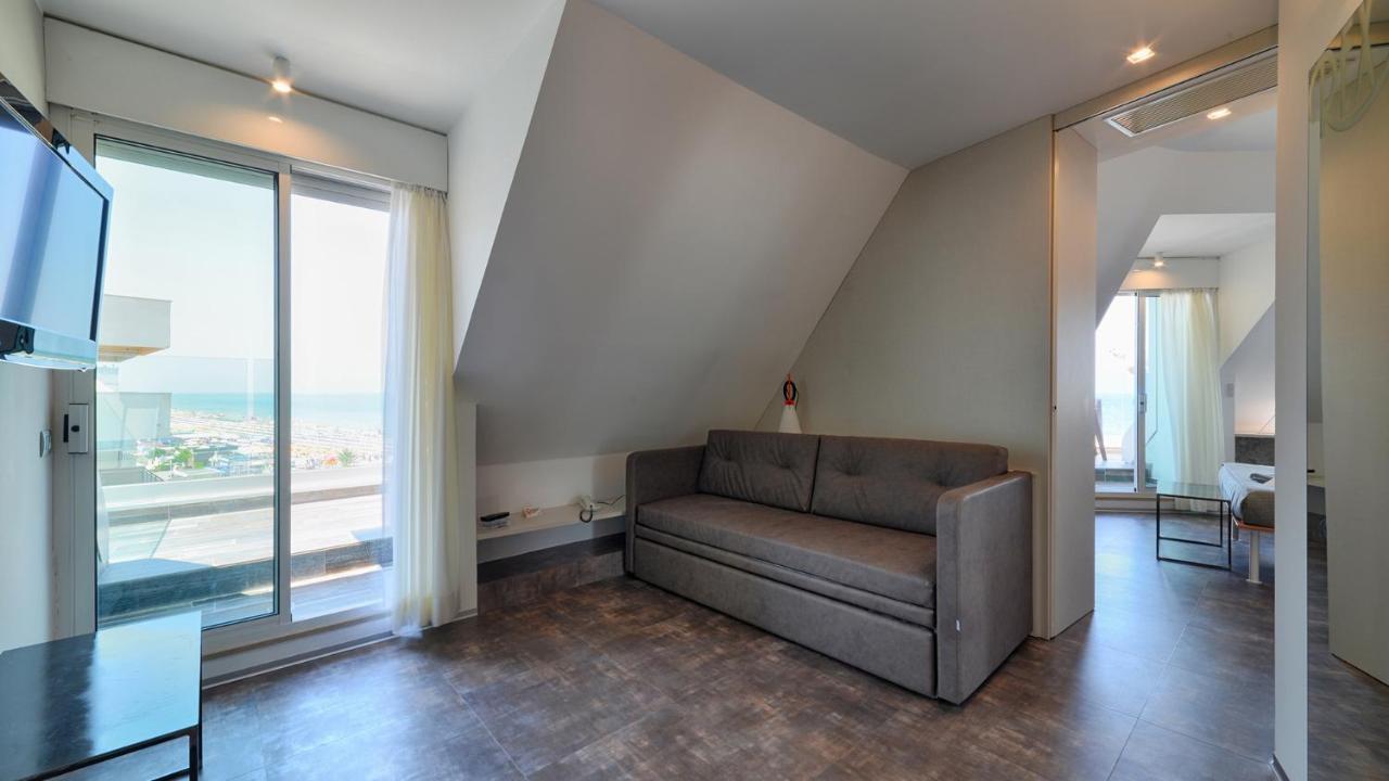 Hotel Rex - Fronte mare Riccione Exterior foto