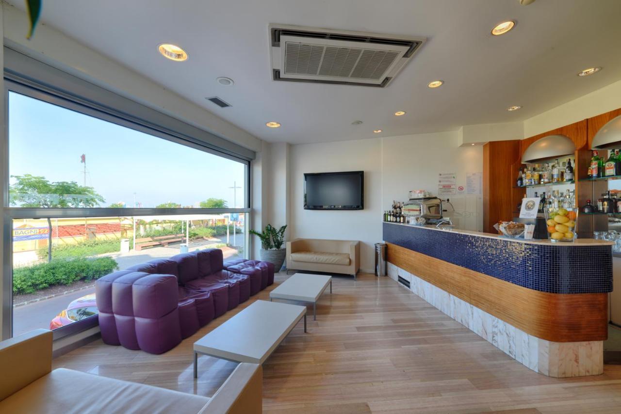 Hotel Rex - Fronte mare Riccione Exterior foto