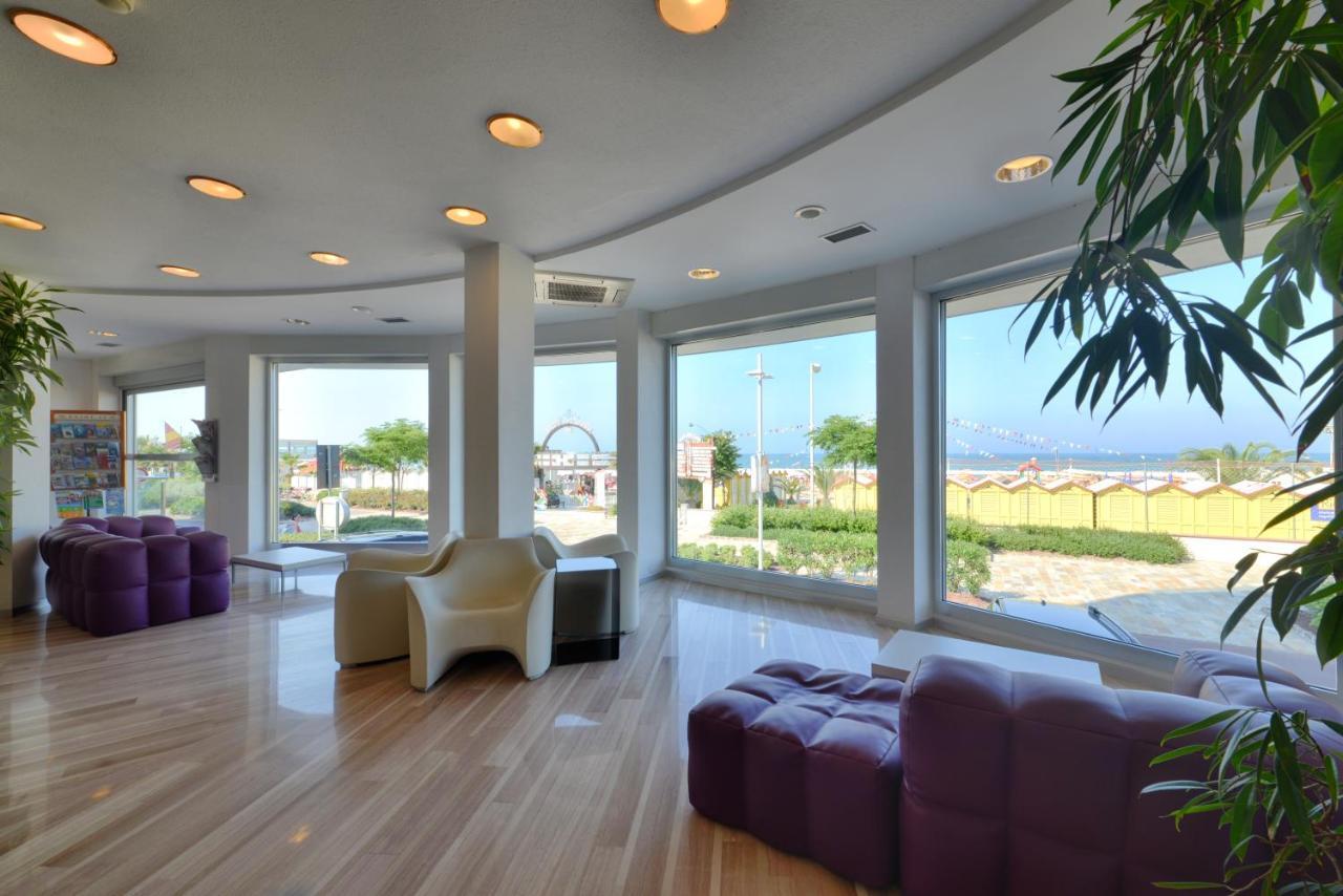 Hotel Rex - Fronte mare Riccione Exterior foto