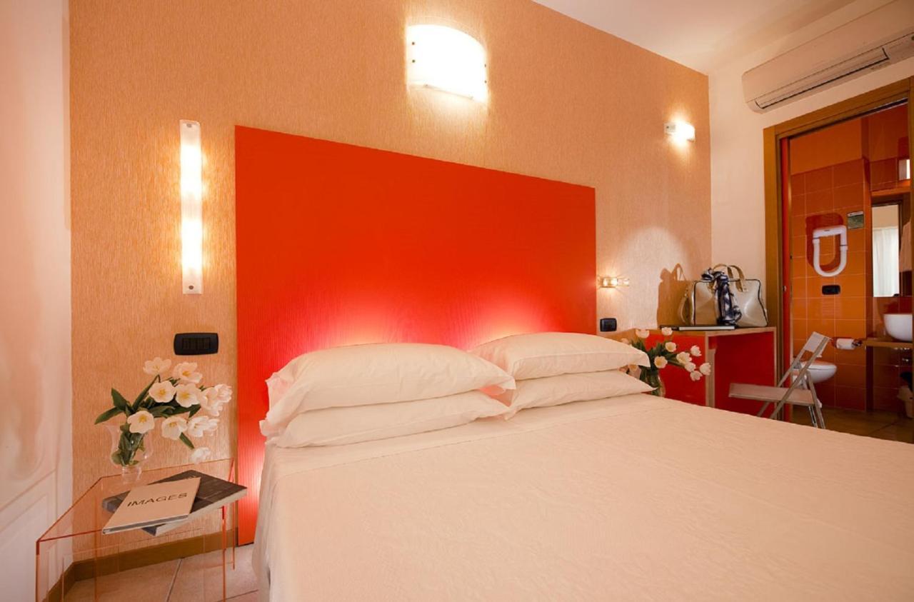 Hotel Rex - Fronte mare Riccione Exterior foto